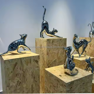 Décoration de jardin pour chat d'intérieur moderne en aluminium écologique avec design personnalisable, en stock chez Decor Impex - Product Image 2