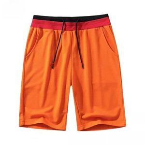 Short de bain pour homme noir à séchage rapide, imprimé numérique, avec cordon de serrage, taille mi-haute, motif géométrique tissé, 100 % polyester, avec poches - Product Image 3