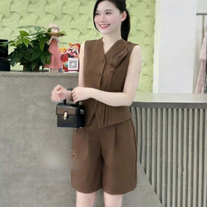 ชุดเซ็ตสองชิ้นสำหรับฤดูร้อน เสื้อผ้าผู้หญิง สวมใส่สบาย แฟชั่นธรรมชาติ ซักได้ บรรจุภัณฑ์แบบกำหนดเอง จากผู้ผลิตในเวียดนาม - Product Image 6