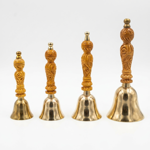 Campanas de Latón Grabadas a Mano con Asas de Madera, Color Personalizado, Decoración para el Hogar, Templo, OEM, Venta al por Mayor, Exportación desde India - Product Image 1