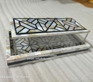 Vente en gros Nouveau design Récipient de stockage de desserts en acrylique avec couvercle incrusté de vadrouille en bois pour le stockage de condiments à couverture sucrée au chocolat - Product Image 1