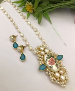 Hermoso Juego de Collar y Aretes de Perlas Redondas Blancas Naturales de Grado AA de la Mejor Calidad, Estilo Antiguo, para Fiestas, para Mujer - Product Image 3