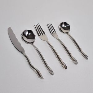 ชุดช้อนส้อมทองเหลืองขัดเงา 4 ชิ้น ดีไซน์ทันสมัยสำหรับงานแต่งงาน ปลอดภัยสำหรับเครื่องล้างจาน ผิวเงาสูง - Product Image 5