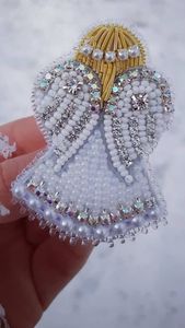 MD HANDICRAFTS MD-9850 Broche Bordado a Mano con Cuentas para Mujer, Accesorio de Moda de Lujo para Boda - Product Image 3