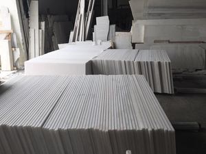 แผ่นหินอ่อนขัดเงาสีขาวบริสุทธิ์ 100% จากธรรมชาติ บาง ทนทาน กันน้ำ เป็นมิตรกับสิ่งแวดล้อม เหมาะสำหรับห้องครัว ห้องน้ำ อพาร์ทเมนท์ และบ้านพักตากอากาศ - Product Image 2