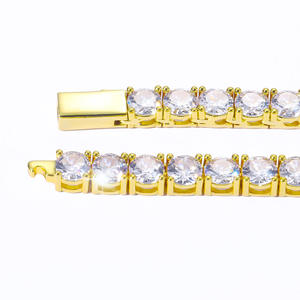 Bracelet de mariage de luxe unisexe en argent plaqué, serti de diamants de laboratoire, style hip-hop, fabrication indienne, avec fermoir sécurisé disponible - Product Image 4
