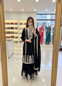 Robe Anarkali noire brodée à manches longues, longueur ras du sol, avec dupatta, tenue de mariage traditionnelle indienne et pakistanaise pour femmes - Product Image 3