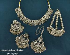 Conjunto de Joyería Nupcial India al por Mayor: Lujoso Collar Chapado en Oro con Kundan, Gargantilla de Lujo y Conjunto de Joyería Pesada para Boda para Mujer - Product Image 1