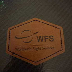 แผ่นหนังติดหมวกคุณภาพสูงแบบใหม่ รูปทรงสี่เหลี่ยม สามารถใช้เลเซอร์ได้ หนังเทียม ระบายอากาศได้ดี ราคาถูก และบริการ OEM ที่ดีที่สุด - Product Image 5