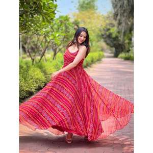 Vestido largo de verano para mujer, rojo, estampado, con tirantes finos, sin mangas, acampanado - Product Image 2