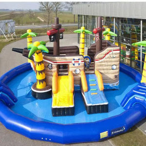 Toboggan aquatique gonflable en PVC de qualité commerciale en forme de bateau pirate avec grande piscine, PVC 0,9 mm - Product Image 1