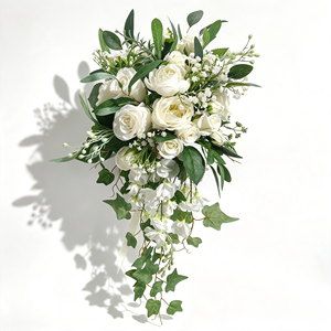 Bouquet de Mariage Cascade de Roses Blanches Luxueuses, Forme Goutte d'Eau Fluide, Fleurs en Soie, Prix de Gros Usine - Product Image 3