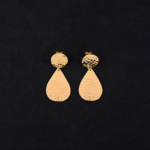Pendientes de moda con doble lágrima dorada martillada para mujer - Product Image 2