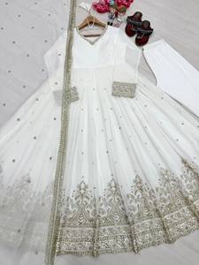 Nuevo Vestido Largo de Fiesta para Mujer, Sin Arrugas, de Faux Georgette, con Bordado Intenso, Lentejuelas de 3mm y Dupatta - Product Image 6