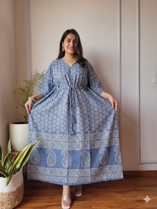 Vestido Maxi Morado con Estampado Floral, 100% Algodón Ecológico, Cuello en V, Estilo Boho Holgado, Manga Tres Cuartos, Bordado a Mano, para Uso Diario - Product Image 2