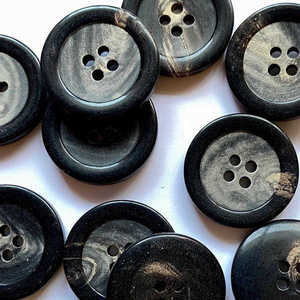 Boutons vierges de haute qualité en os de buffle blanc, boutons sportifs en corne pour la décoration de vêtements, lavables et polis pour un style élégant - Product Image 6