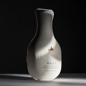 Soju Coreano Premium REVATION 'Nostalgia', Empaque Ecológico de Papel Sostenible Sin Plástico, para Whisky y Tequila - Product Image 1