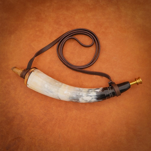 Flacon à poudre en corne de buffle forgé à la main avec sangle en cuir, équipement de chasse rustique, rangement de qualité supérieure - Product Image 4