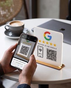 Elegante Soporte de Acrílico para Letreros con Código QR, Personalizado, de Escritorio, Diseño Elegante, Visibilidad Mejorada, Iluminación LED, Estilo Europeo - Product Image 6