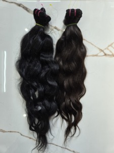 Extensiones de Cabello Humano Remy Indio Virgen |   Cutícula Completamente Alineada |   Negro Natural |   Extensiones de Larga Duración - Product Image 3