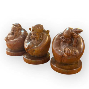 Conjunto de Esculturas de los Tres Dioses de la Fortuna Talladas a Mano en Madera de Palisandro para Decoración de Mesa de Feng Shui por Tam Viet - Product Image 3