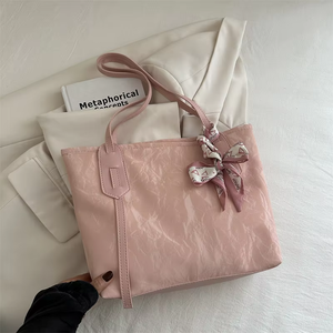 กระเป๋าหนัง PU สีชมพูสำหรับผู้หญิง กระเป๋าสะพายไหล่ขนาดใหญ่พร้อมริบบิ้น - Product Image 1