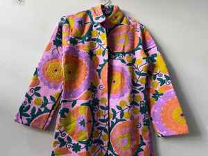 Veste longue matelassée en coton brodée Suzani pour femme, motif floral coloré, style folklorique bohème, col montant, pour l'hiver - Product Image 3