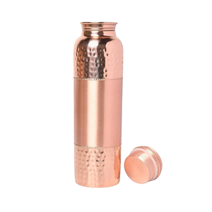 Bouteille en cuivre pur à finition mate avec finition laquée, bouteille de stockage d'eau ayurvédique faite à la main - Product Image 2