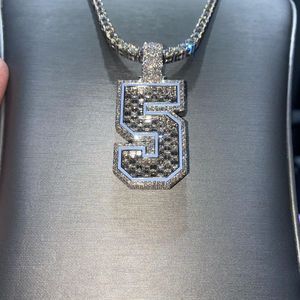 จี้หมายเลข 5 แบบ Iced Out ชุบโรเดียม ประดับคริสตัล สไตล์ฮิปฮอปสำหรับผู้ชาย ของขวัญเครื่องประดับแฟชั่น - Product Image 1