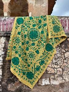 Manta de Algodón Suzani Bordada a Mano, Duradera y Decorativa |   Colcha de Algodón Hecha a Mano |   Funda de Sofá Bohemia - Product Image 2