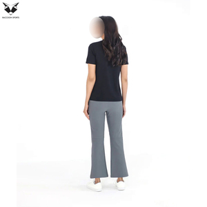 Camiseta Casual de Última Moda 2026, Servicio OEM, Nueva Llegada, Corte Holgado, Color Negro Sólido, Camisetas Casuales Lisas para Mujer - Product Image 4