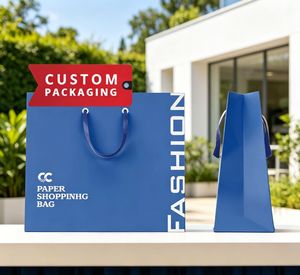 Sac shopping en papier bleu personnalisé avec poignées plates, pelliculage brillant, accessoires de mode, style luxueux, emballage recyclable, personnalisable - Product Image 5