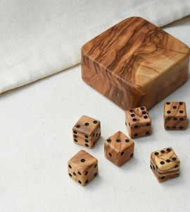 Morden Luxury <b>Dice</b> <b>Set</b> With tha smooth Finish <b>Dice</b> and Box Minimalist Design For Indoor Use Living Room Decor - Product Image 5