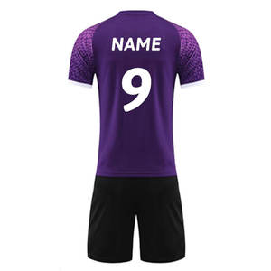 Conjunto Deportivo Unisex de Camiseta de Fútbol de Manga Corta con Cuello en V, Transpirable, que Absorbe la Humedad, 100% Poliéster, Corte Atlético con Pantalones Cortos Negros - Product Image 2