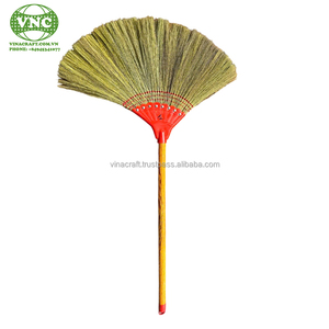 Balai en herbe artificielle écologique en gros avec poils doux et manche en bois, fabriqué au Vietnam - Product Image 3