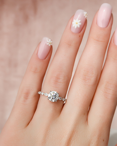 Bague de fiançailles unisexe de luxe en or massif 14 carats avec diamant de laboratoire taillé, halo dissimulé et pavé, certifiée IGI, solitaire - Product Image 2