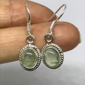 Boucles d'oreilles Prehnite en argent sterling 925, pierre vert clair, bijoux faits à la main, cadeau élégant de pierre de naissance pour femmes - Product Image 1