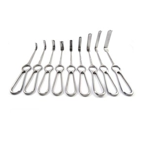 Retracteurs chirurgicaux de haute qualité Metal Med avec logo personnalisé, modèles Middeldorf et Kocher Langenbeck, de 215 mm à 225 mm - Product Image 1