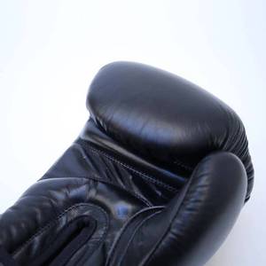 Guantes de Boxeo para Adultos 2026 con Logotipo Personalizado, de Cuero Exquisito, Antideslizantes, con Correa de Muñeca Ajustable, Cierre de Gancho y Bucle, Impermeables, para Entrenamiento - Product Image 3