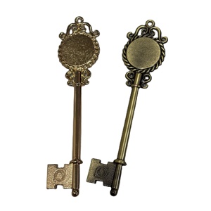 Monedas de Esmalte Transparente Personalizadas con Logotipo, Estilo Anime, de Aleación de Zinc Dorado Antiguo, Fundidas a Presión, Recubiertas de Epoxi, Talla Única, para Eventos, a Buen Precio - Product Image 1