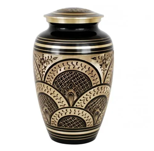 Urne funéraire noire artisanale avec scène de faune (Aigle et Loup) pour cendres d'adultes – Hommage commémoratif - Product Image 2