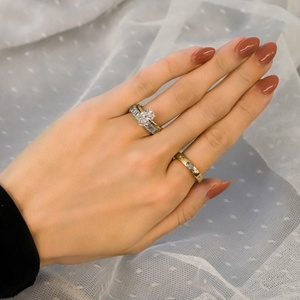 Anillo de Compromiso con Diamante de Laboratorio de Corte Ovalado de 2.02ct, Hecho a Medida, Alta Calidad, Oro de 10K y 14K, Anillo Solitario de Dos Tonos, Precio Directo de Fábrica - Product Image 2