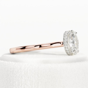 Bague de fiançailles à taille ovale, bague en diamant ovale de 1 carat cultivé en laboratoire, or rose, halo caché, bicolore, certifiée IGI - Product Image 1