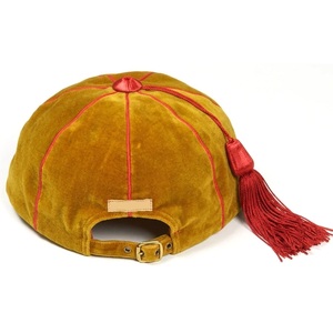 Casquette d'honneur en velours jaune moutarde, design personnalisé, faible MOQ, avec passepoil rouge et pompon, pour remise de prix - Product Image 3