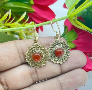 Pendientes de Cornalina al por Mayor, Estilo Vintage, Latón Chapado en Oro, Diseño Floral Colgante, Pendientes de Moda - Product Image 5