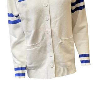 Cardigan blanc en tricot pour femme, style preppy, avec lettre Z bleue et rayures, col en V, manches longues, de la sororité Zeta ZPB. - Product Image 3