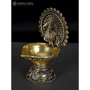 4 Inches Small Superfine Designer Peacock Diya Article en laiton fait à la main pour la décoration intérieure et les cadeaux Fabriqué en Inde - Product Image 4