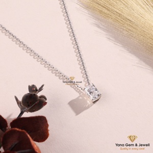 Diamant CVD cultivé en laboratoire, or massif 14 carats, certifié IGI, 3,00 carats, pendentif unisexe taille radiant, style solitaire, couleur E, clarté VVS2 - Product Image 2