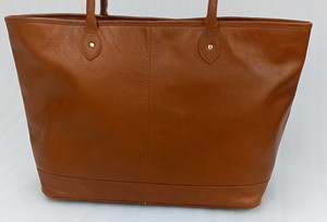 Bolsa de Mano Grande de Cuero Genuino Impermeable para Mujer, Piel de Vaca Curtida, Cierre de Cremallera, Gran Capacidad, Uso Diario y de Playa - Product Image 3