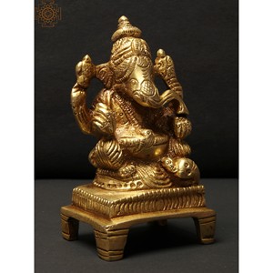 Petite statue en laiton de Chaturbhuja Lord Ganapati de 3 pouces assise sur un piédestal fait à la main en Inde - Product Image 2